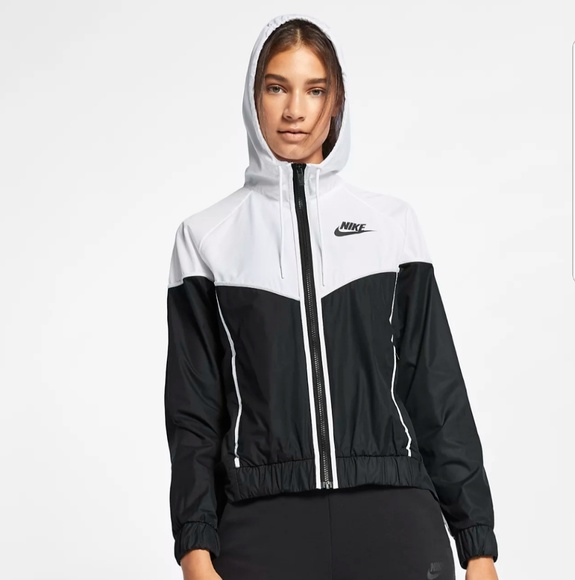 nike women's black and white windbreaker